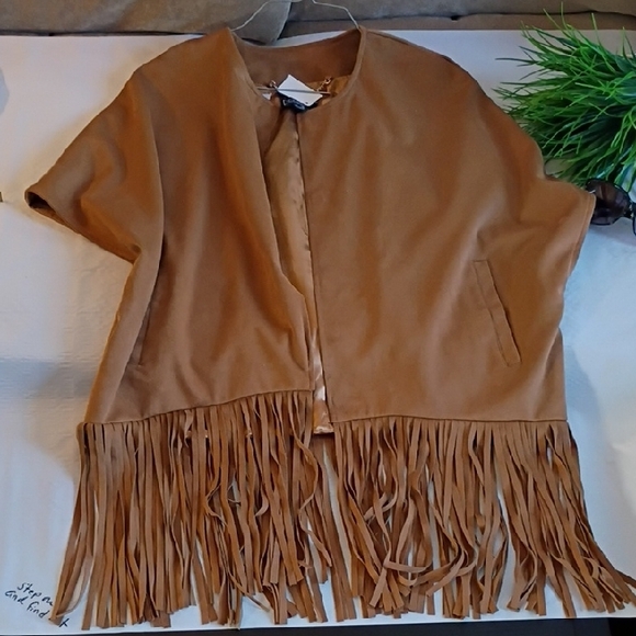 Elegant Tan Fringe Vest  for Women - Picture 4 of 9